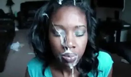 અબનૂસ જેવું કાળું કામ ની ગાંડ મારવી સુંદર પર અશ્લીલ બોસ રાખવા માટે નોકરી સેક્સ