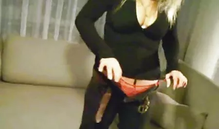 ચિંતિત પ્રીટિ કન્યાઓ શૃંગારિક વિડિઓ પિતા, બદલાતી કન્યાઓ