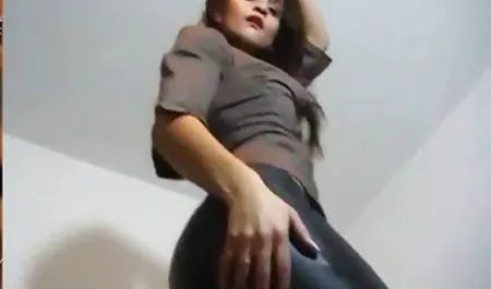 અદભૂત ચિની સુંદરતા સાથે સુંદર પોર્ન મોડલ એશિયન શાળાની