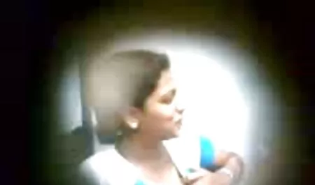 સોનેરી વાળ વાળી, ક્યૂટ સેક્સ નીક્કી ફોનિક્સ છે પ્રયાસ કરી રહ્યા છે, બાઇ-બાઇ-si