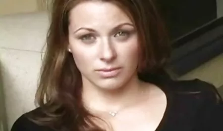 ઊંડા પોર્ન સેક્સ સુંદર ગળામાં વાહિયાત drool રાણી kreo ફ્રીક