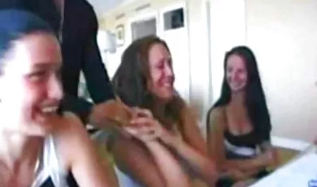 મોટા બોબલા વાળી મહિલા ચોદતિ વખતે ધક્કા મારવા પારકી માં અને ઊભા krasivij સેક્સ વ્યક્તિ