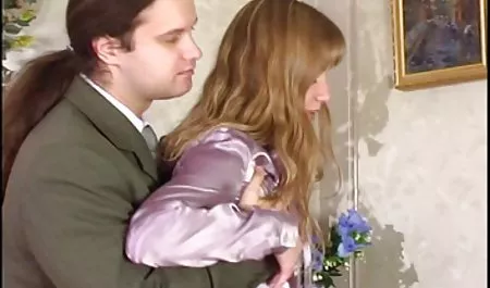 એક મોટી પોર્ન સાથે એક સુંદર વિદ્યાર્થી લાકડી