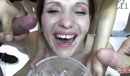 યુવાન બાઇક સવારી લોડો સૌથી સુંદર સેક્સ ગાંડ