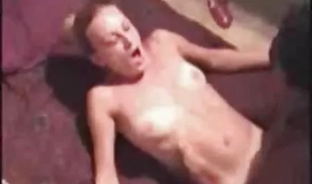 નકલી એજન્ટ શરમાળ છોકરી મોડેલ તેના પ્રેમ હજામત કરેલું ભોસ ચુત પોર્ન સુંદર યુવાન છોકરીઓ licked