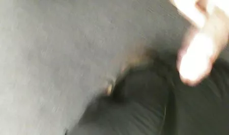 નિર્દયતાથી કે સુંદર પોર્ન ઘૂંટણ માં ગાંડ માં મૂઠી ઘુસેડવી તેના હોટ પત્ની જાહેર