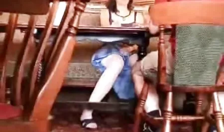 ગરમ સોનેરી વાળ વાળી કિશોર કે કિશોરી સૌથી સુંદર પોર્ન વિડિયો Masturbates મુદ્દો