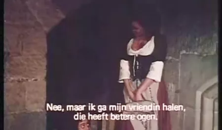 ધુમ્રપાન હોટ શૃંગારિક સુંદર વિડિઓ છોકરી પોતાની જાતને સાથે રમે છે