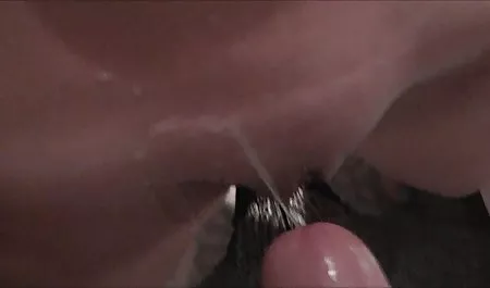 સફેદ માણસ સૌથી સુંદર વાહિયાત લાવવામાં ઘર એક ભારતીય છોકરી