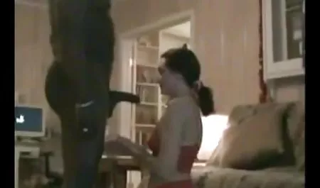 ત્રાસદાયક વેબકેમ સુંદર ગાંડ વિડિઓ પર