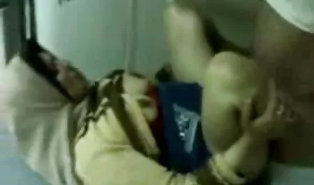 - સુંદર સેક્સ સાથે એક યુવાન છોકરી તોફાની કિશોર કે કિશોરી અબ્બી કીથ