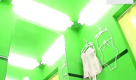 અબ્બી ક્રોસ સુંદર પોર્ન જાંઘિયો માં ગરમ વસ્ત્રો