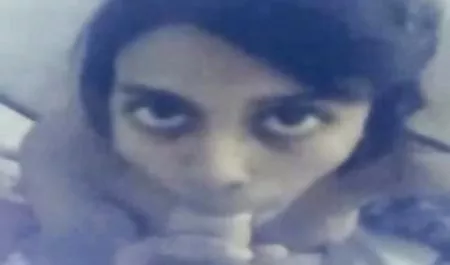 હાર્લી બતાવે સૌમ્ય સુંદર પોર્ન છે તેના નગ્ન વાળ વાળુ શરીર માં બેડ