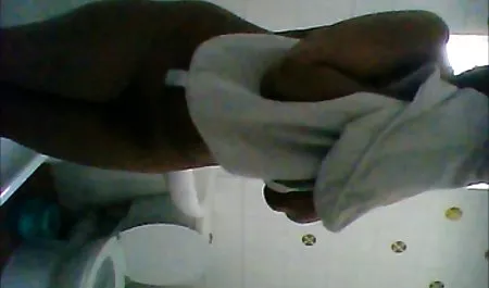 છૂંદણાં કે ત્રાજૂડાં પાડવાં સુંદર પોર્ટ મુદ્દો સ્નાન પછી