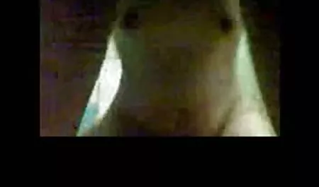 કંટાળો લેડી સ્વરૂપ સુંદર સેક્સ સાથે એક ગર્ભવતી લે છે selfie