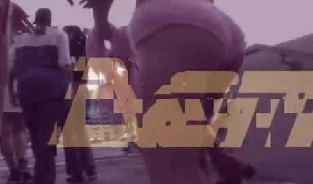 વિકૃત મમ્મી પુખ્ત પોષ છોકરીઓ પોર્ન માં ઘૂંટણ