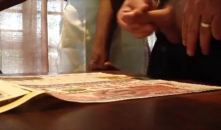 આવી સુંદર camgirl શ્રેષ્ઠ સુંદર પોર્ન સાથે રમે છે તેના વાદળી નકલી લોડો