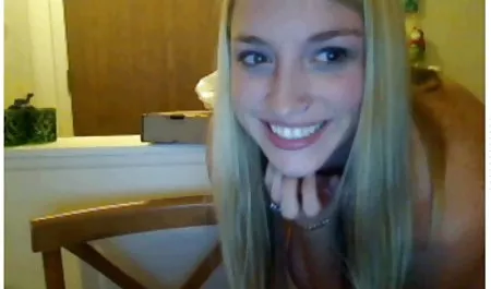 ટળવળાવનારું સેક્સી ત્રણ લોકો પોર્ન ભવ્ય બચ્ચાઓ નુ સમૂહ ચોદન