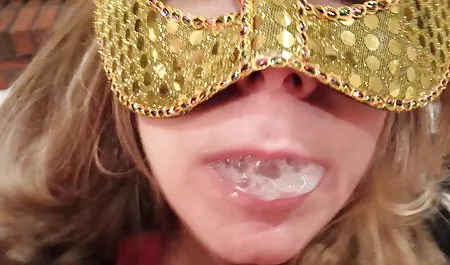 વિશાળ ટોટી માટે સેક્સી ટીન સૌથી સુંદર સેક્સ Annika ઈશ્કબાજી