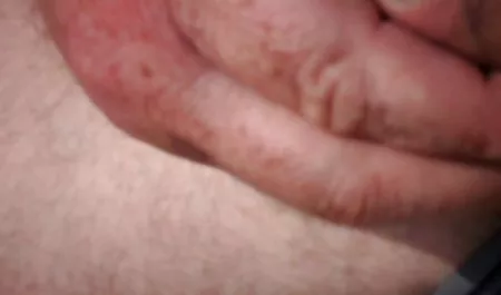 ટીન પોષ છોકરીઓ પોર્ન squirts અને cums તેના ચમકદાર જાંઘિયો