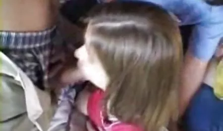 જેમની લેસ્બિયન્સ સાઠ-નવ પહેલાં સુંદર સેક્સ સાથે masseur ઓરલ સેક્સ