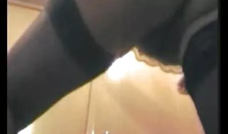 કાળા વપરાતી સુંદર ઘર એરોટિકા રબ્બર ની વસ્તુ ઉપર fetish પહેરવા માટે શૃંગારિક દર્શાવતા સોલો MO