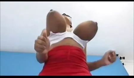 મમ્મી મારે તને ચોદવિ પોર્ન સુંદર છે seduces પગલું પુત્રી