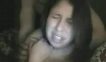 એક નાના ગુલામ ખરાબ છે મોટો લોડો પોર્ન સાથે સુંદર મહિલા અંધારકોટડી માં