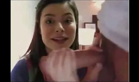 ડાના તૃષ્ણા માટે લોડો ભરવા માટે તેના ગાંડ પોર્ન સુંદર moms