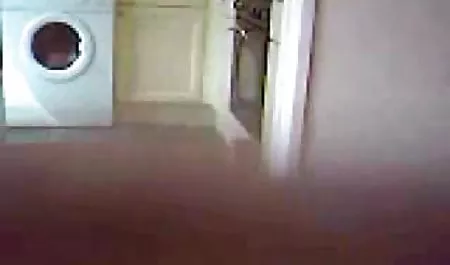 ગ્રેની મોન્સ્ટર ભવ્ય એરોટિકા યુવાન મોટી ગાંડ પર સવારી પહેલાં તે